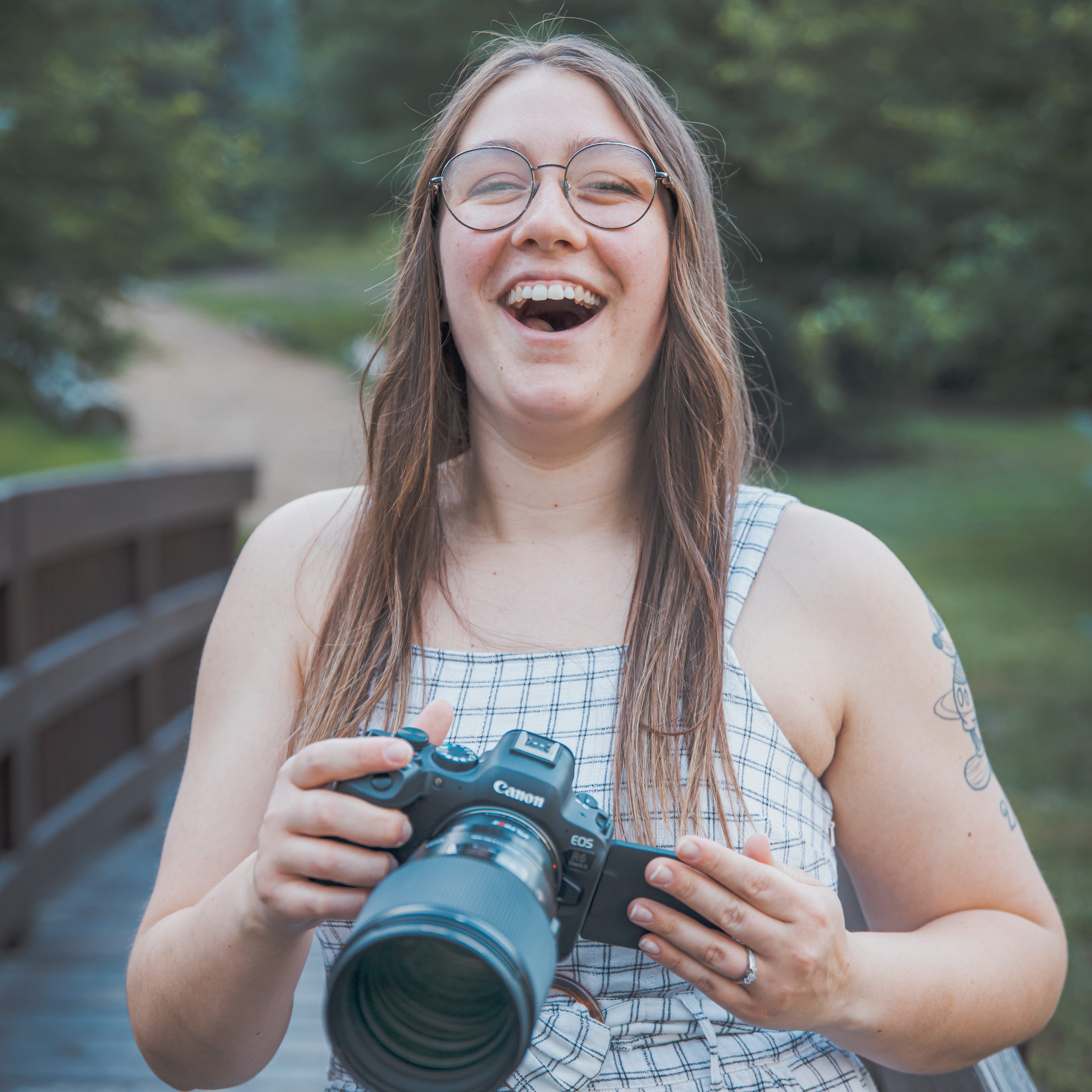 Tipping Your Wedding Photographer and Videographer